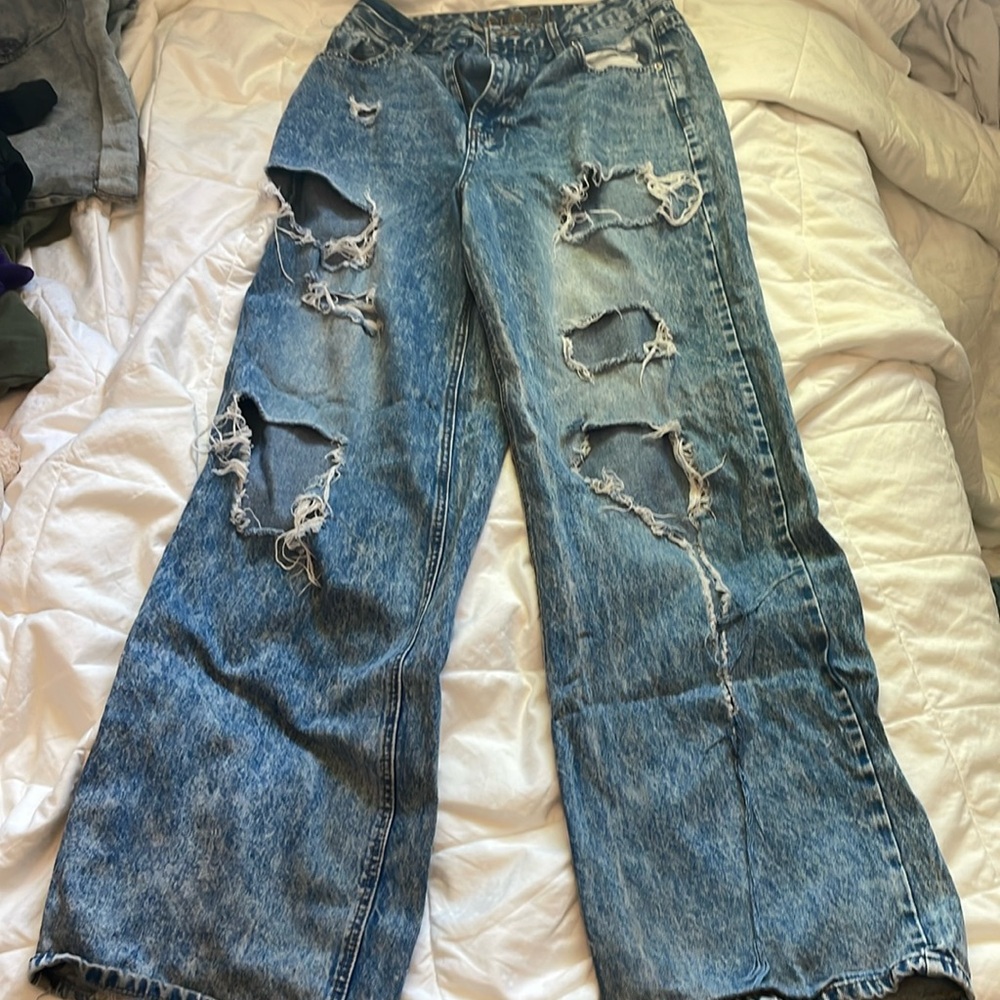 Ripped Rue 21 jeans